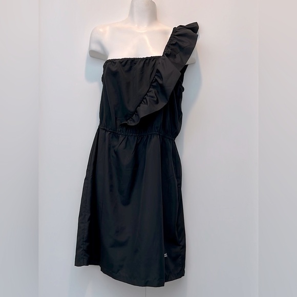 ROXY | Asymmetrical One Shoulder Ruffle Black Dress - Picture 3 of 9